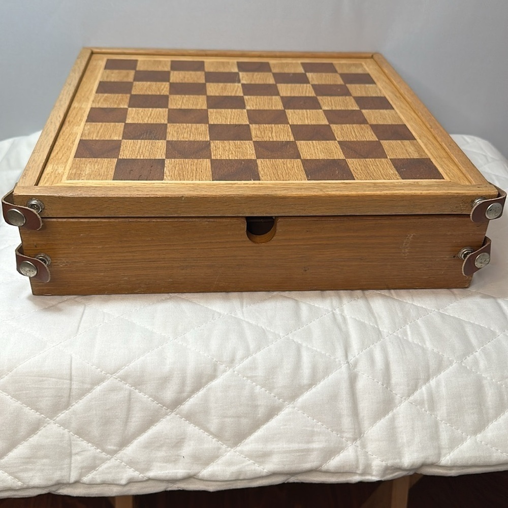 Vintage Marlboro Collector Wooden Backgammon Checkers Cards Poker Chips Wooden - Picture 9 of 15